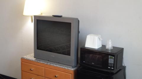 Value Inn & Suites Салина Экстерьер фото