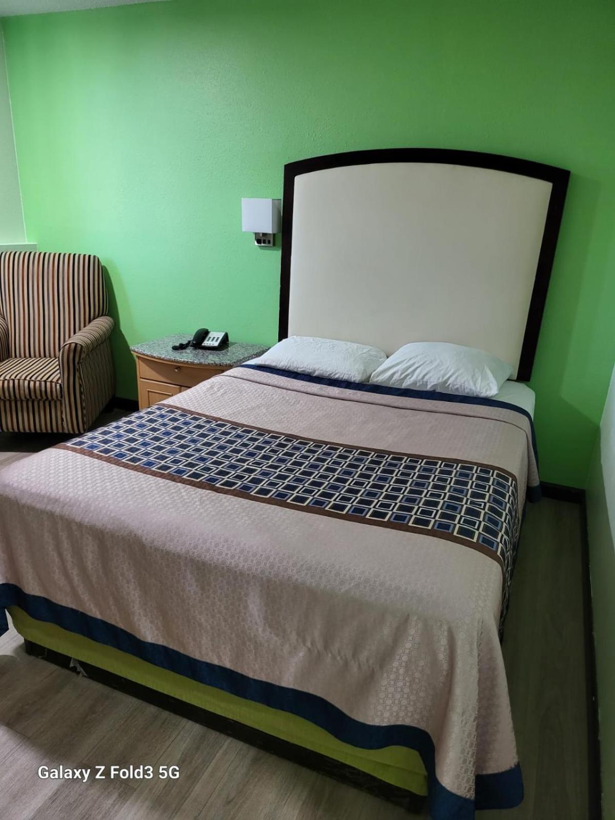 Value Inn & Suites Салина Экстерьер фото