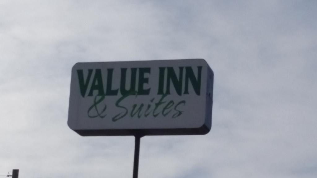Value Inn & Suites Салина Экстерьер фото